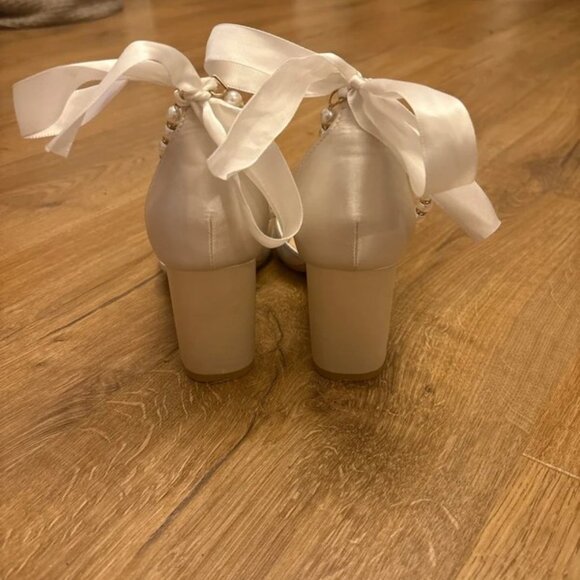 Ladies shoes - Picture 2 of 5